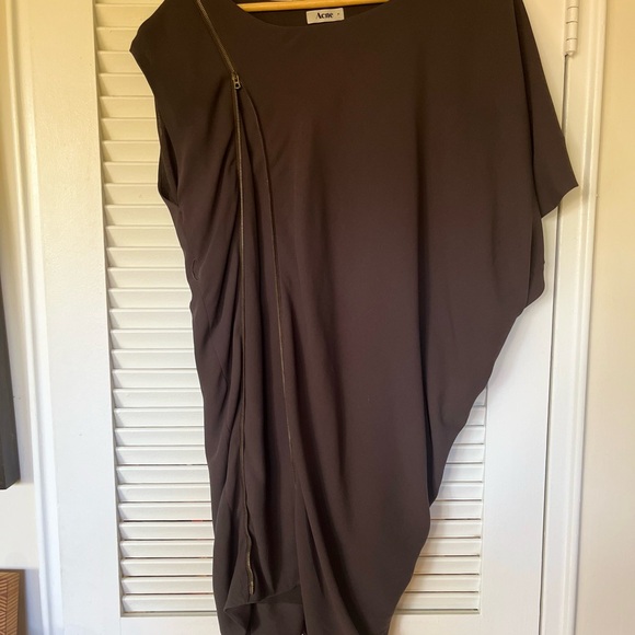 Asymmetrical zip dress by ACNE with detachable belt. Brown/grey size 38. - Picture 5 of 9